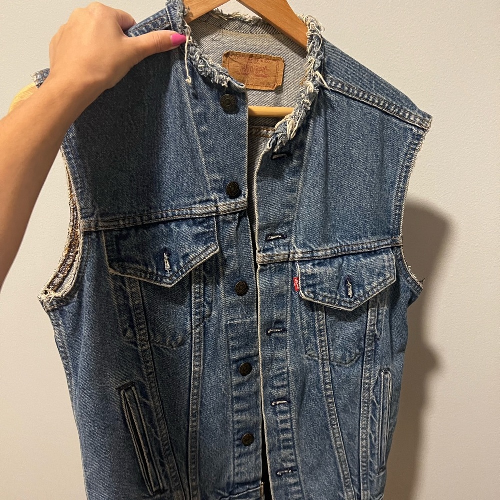 Levi vest